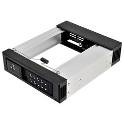 iStarUSA」ブランドから薄型の3.5インチSATA HDDにも対応した1ベイ